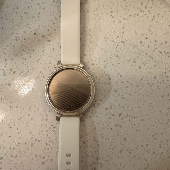 Garmin Lily 2 - Picture 2 of 4